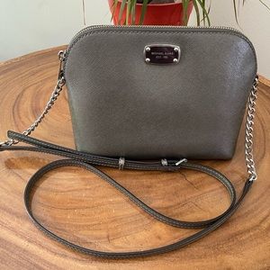 Micheal kors crossbody bag